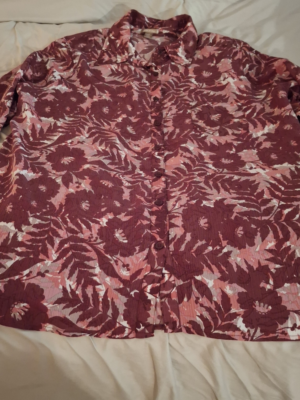White Stag Wonen's Button-Front Floral Tunic in Burgandy & Blush - Picture 2 of 10